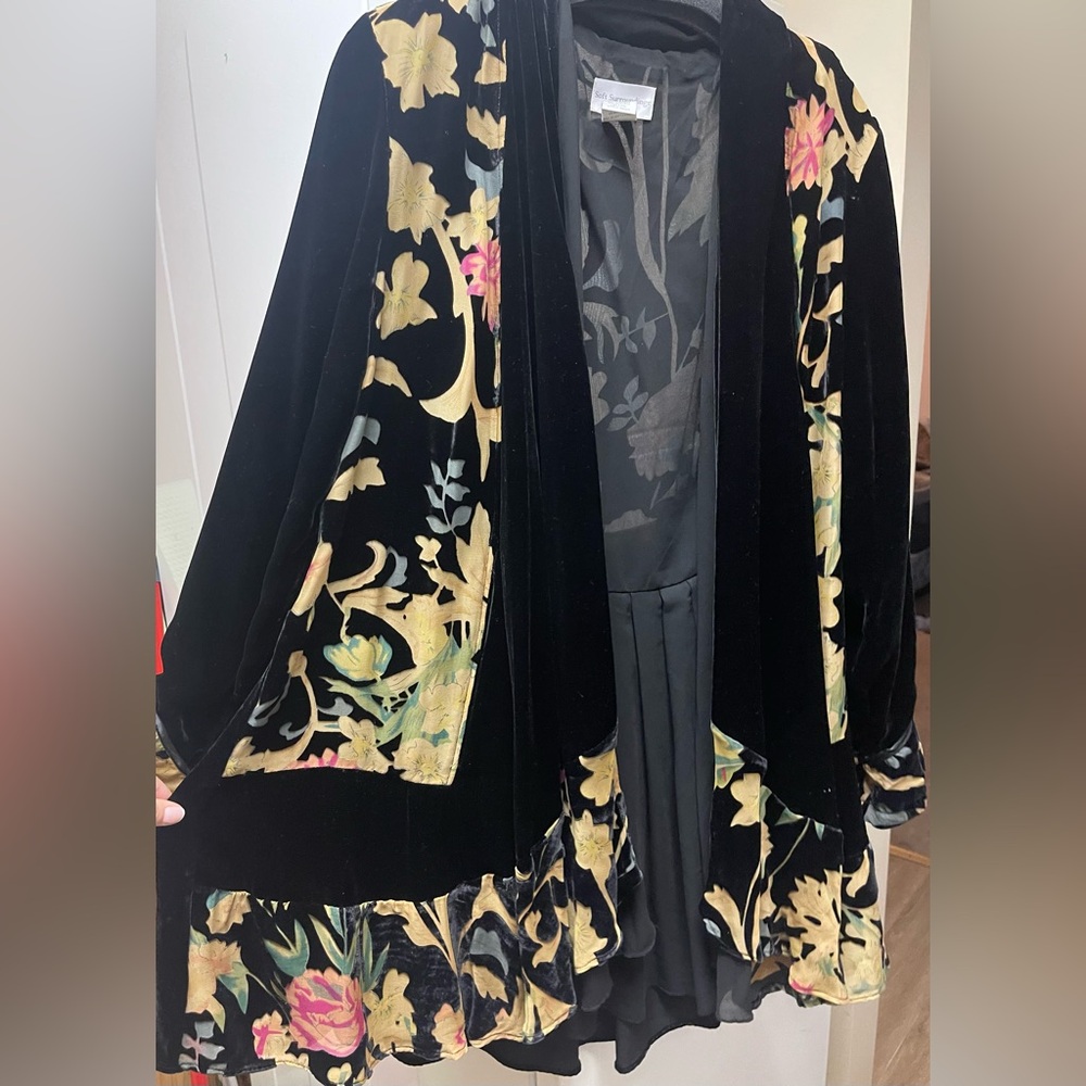 Velvet Floral Topper